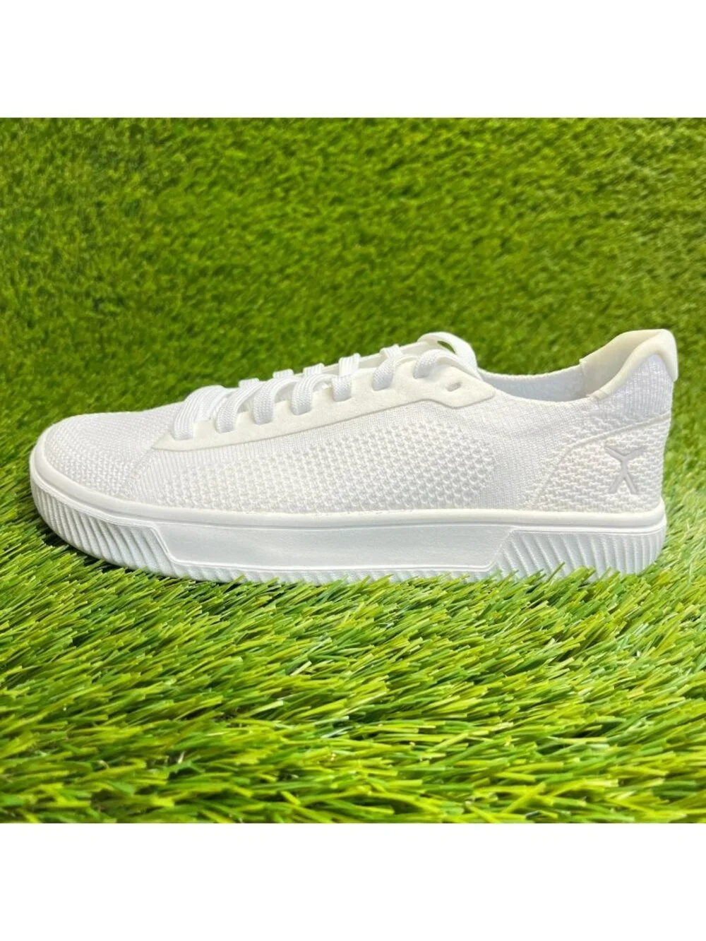 Flux Footwear Adapt Trainer White Womens Size 6.5 Athletic Knit Shoes Sneakers